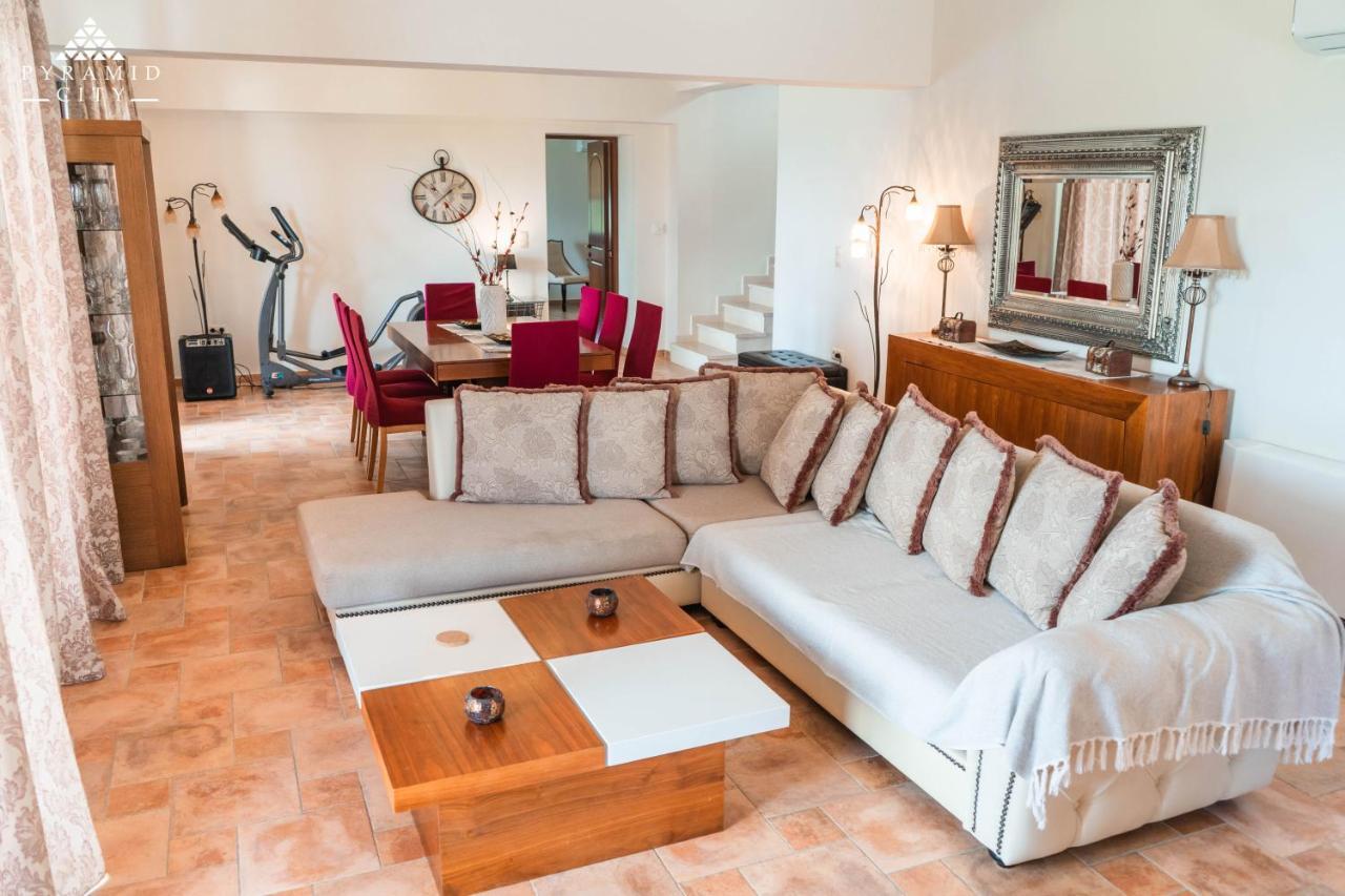 Luxury Villa Hera - Beachfront Roda  Exterior photo