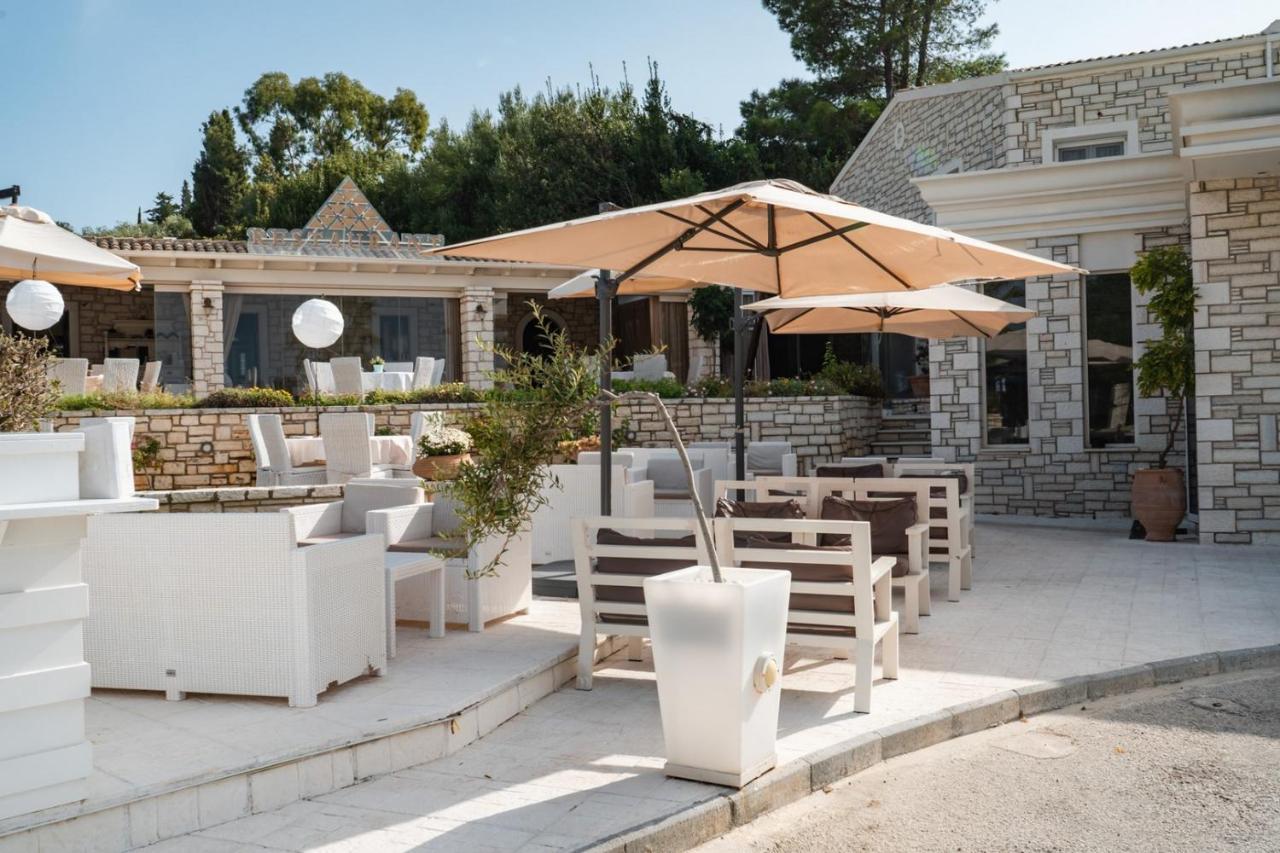 Luxury Villa Hera - Beachfront Roda  Exterior photo